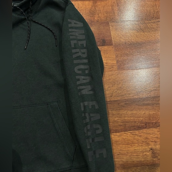 American Eagle Men’s Pullover Hoodie Green Logo on Arms Size Medium - Picture 5 of 6